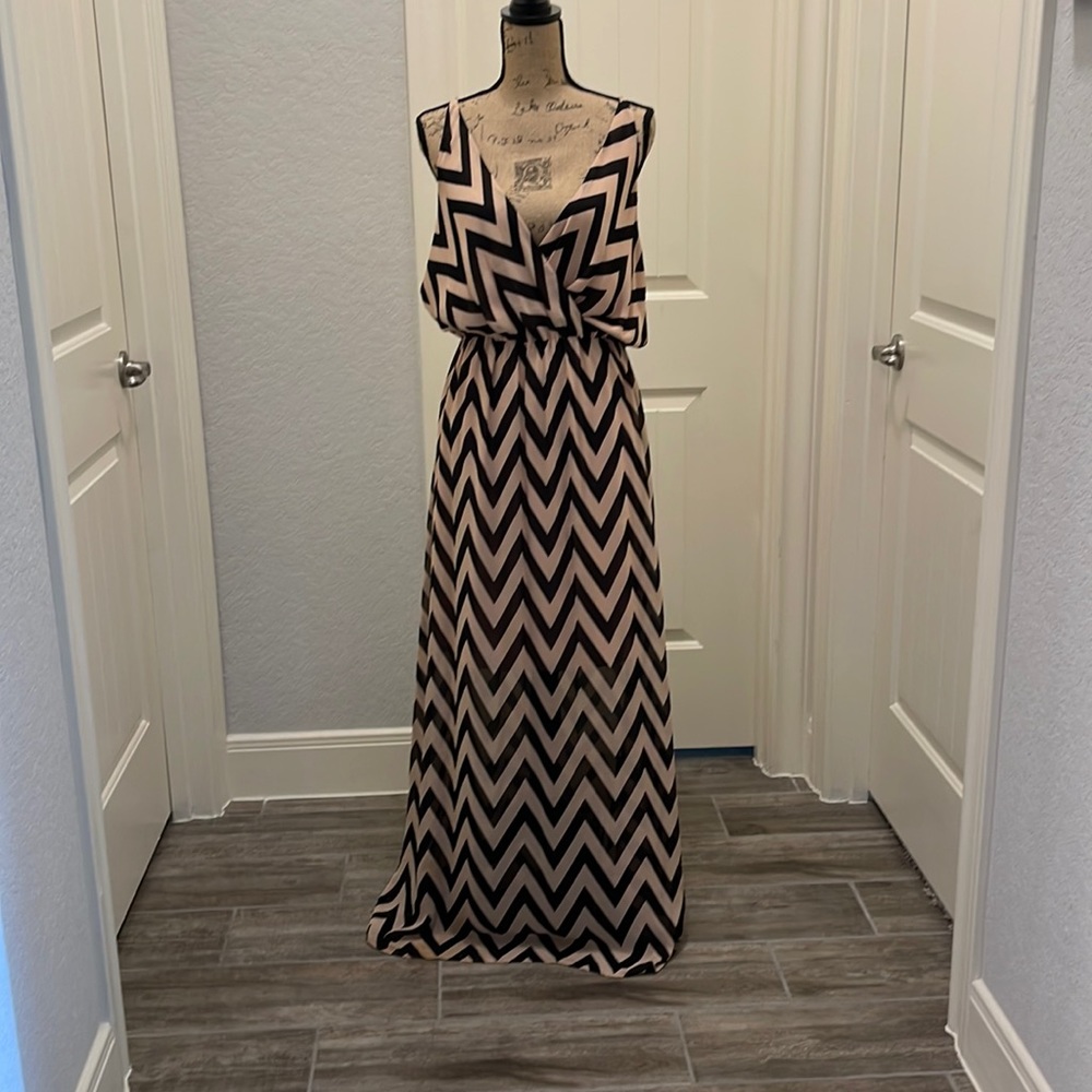 Gianni Bini, womens maxi dress with half slip lining underneath.